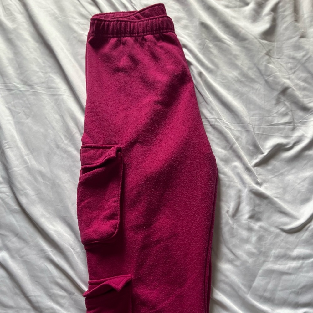 Pink sweats, Size XL, Free Haven